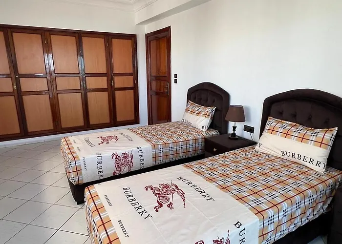 Spacious Apartment Beachfront City Center