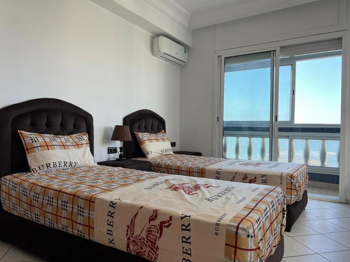 Spacious Beachfront Center 卡萨布兰卡